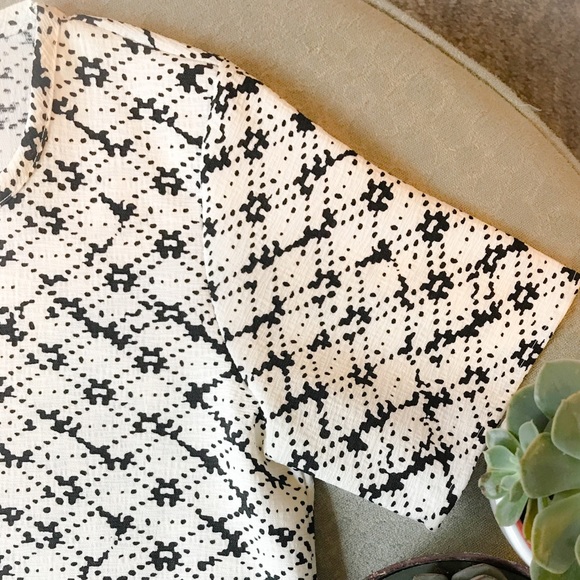 RENEE C. White and black patterned top - Picture 2 of 4